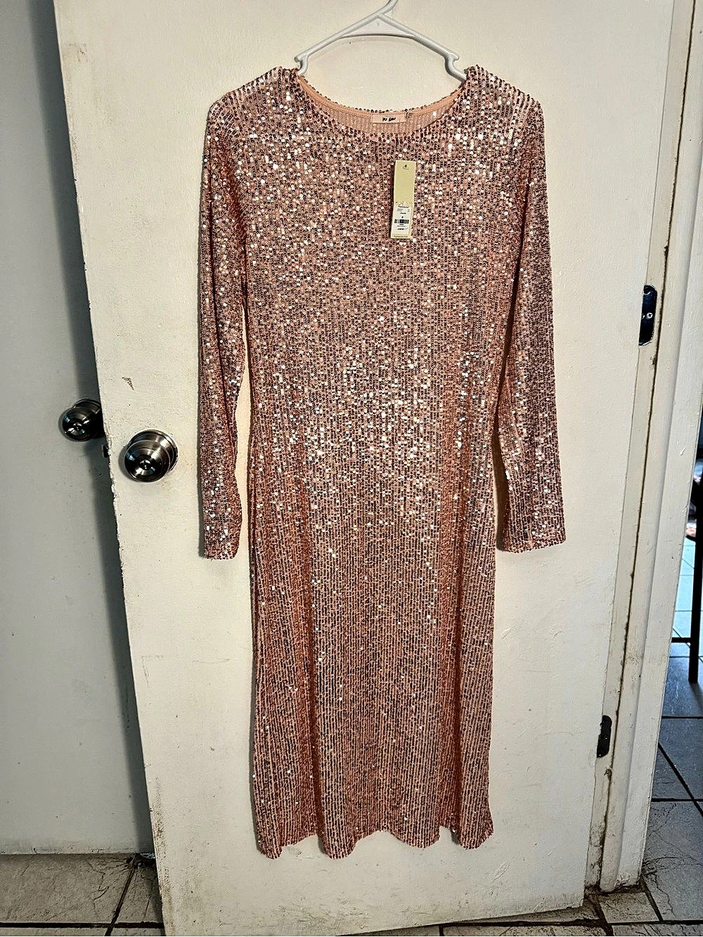 New Francesca’s Rose Gold Dress in Pink Size Medium
